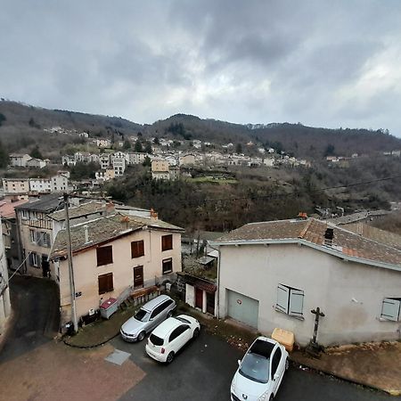 Aparthotel La Gabare 1 Thiers Esterno foto